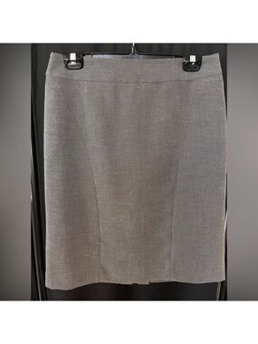 EUC Jones New York Essentials skirt size 6